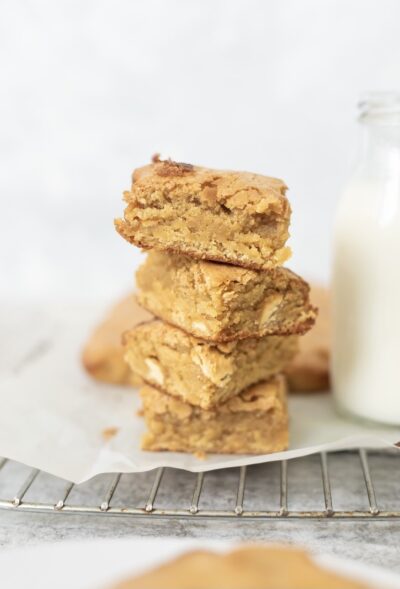 Flour & Dough Blondie Mix: Fudgy White Chocolate - Image 2