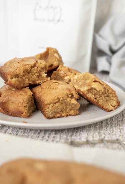 Flour & Dough Blondie Mix: Fudgy White Chocolate - Image 3